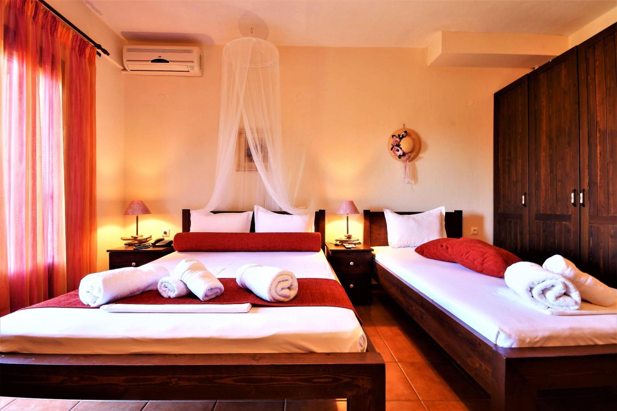 Skíti Guesthouse Amanitis Caesarea מראה חיצוני תמונה
