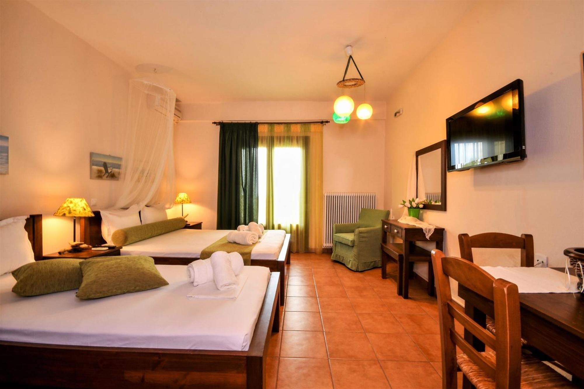 Skíti Guesthouse Amanitis Caesarea מראה חיצוני תמונה